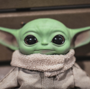 Imagem de um boneco Baby Yoda