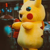 Imagem de um boneco do Pikachu